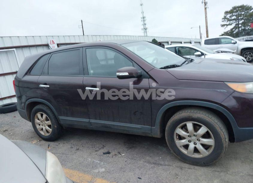 Photo 13 of 2011 Kia Sorento LX (VIN 5XYKT3A17BG122098)