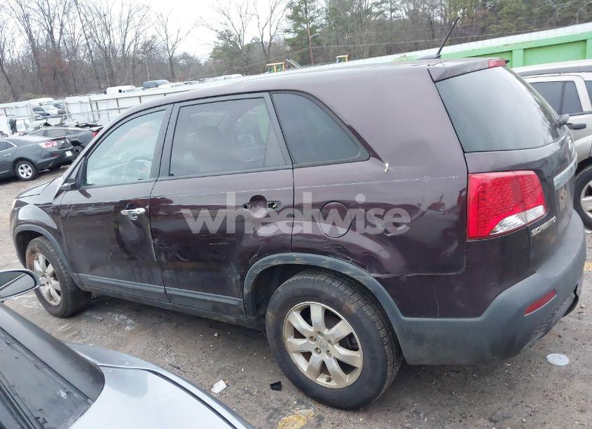 Photo 14 of 2011 Kia Sorento LX (VIN 5XYKT3A17BG122098)