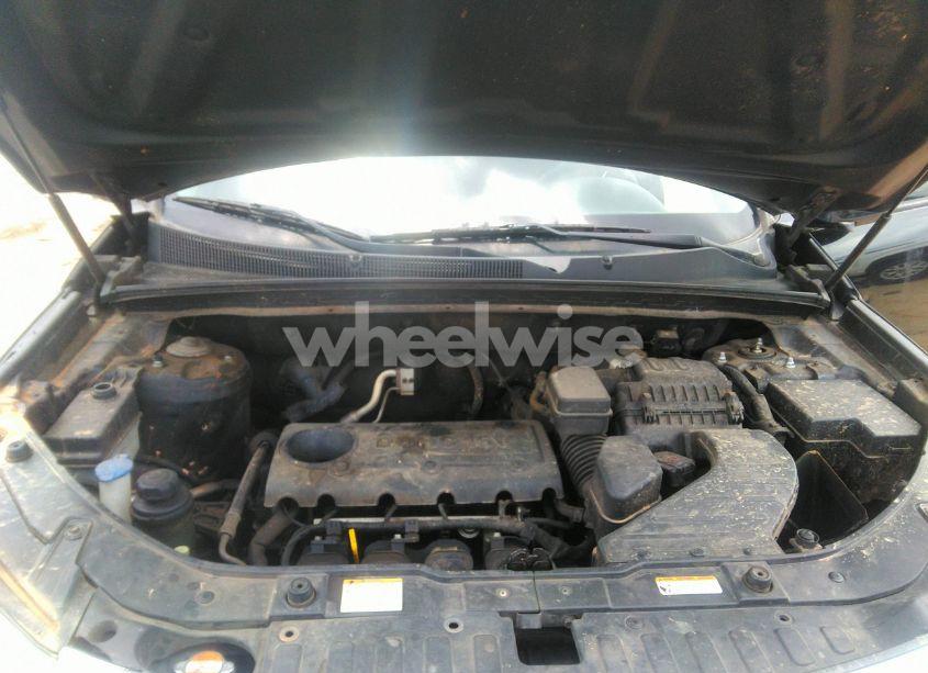 Photo 10 of 2011 Kia Sorento LX (VIN 5XYKT3A17BG156123)