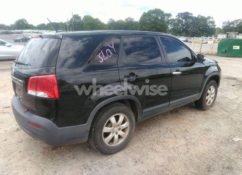Photo 4 of 2011 Kia Sorento LX (VIN 5XYKT3A17BG156123)