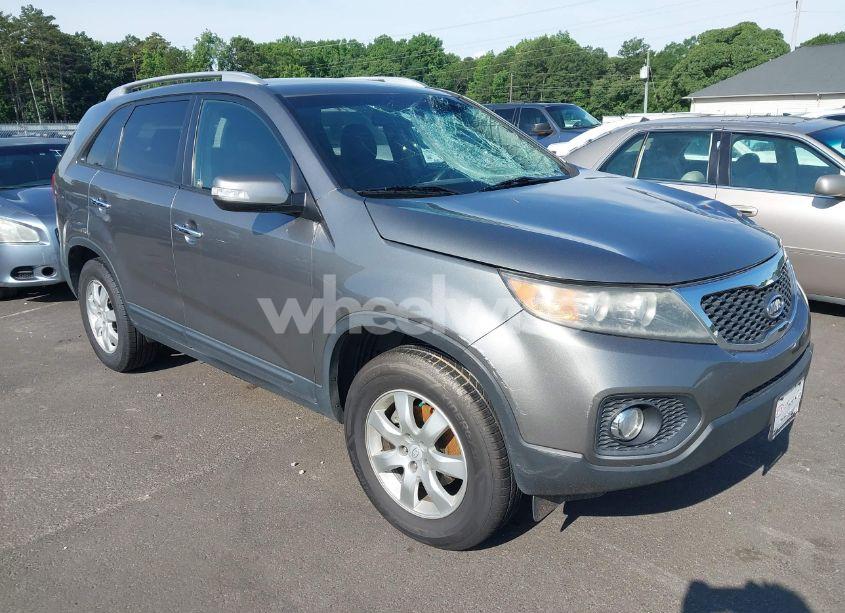 2011 Kia Sorento LX (VIN 5XYKT3A17BG163332) main photo
