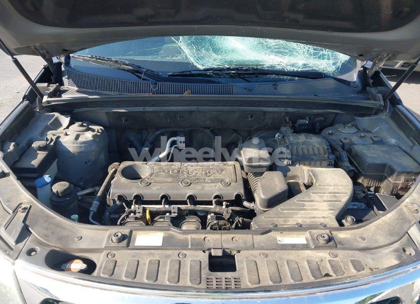 Photo 10 of 2011 Kia Sorento LX (VIN 5XYKT3A17BG163332)