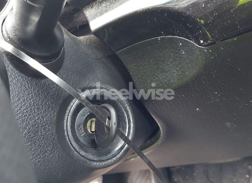 Photo 11 of 2011 Kia Sorento LX (VIN 5XYKT3A17BG163332)