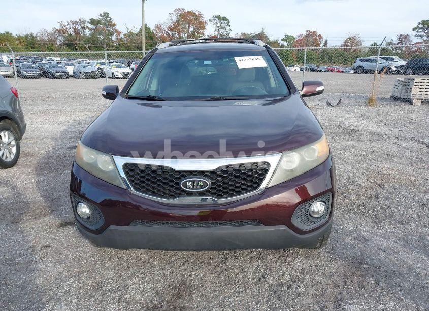 Photo 12 of 2011 Kia Sorento LX (VIN 5XYKT3A17BG174119)