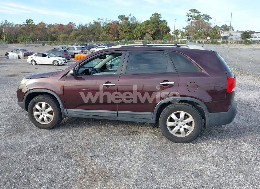 Photo 14 of 2011 Kia Sorento LX (VIN 5XYKT3A17BG174119)