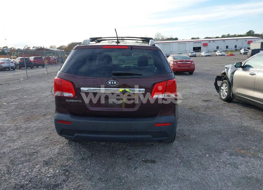 Photo 16 of 2011 Kia Sorento LX (VIN 5XYKT3A17BG174119)