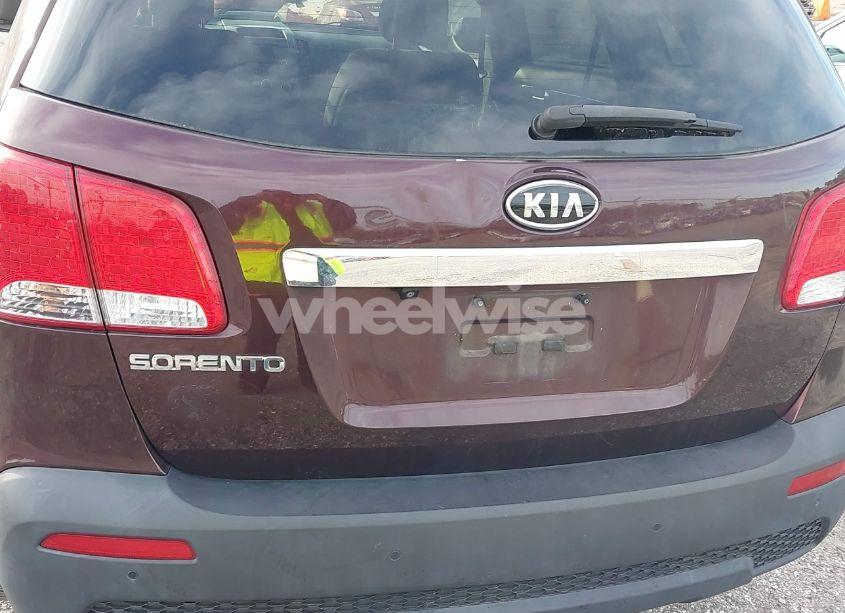 Photo 6 of 2011 Kia Sorento LX (VIN 5XYKT3A17BG174119)