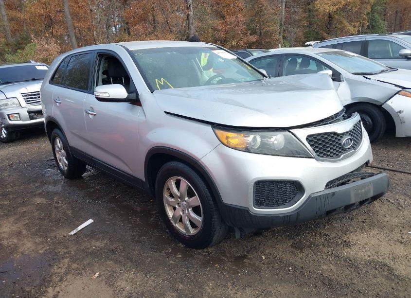 2012 Kia Sorento LX (VIN 5XYKT3A17CG191438) main photo