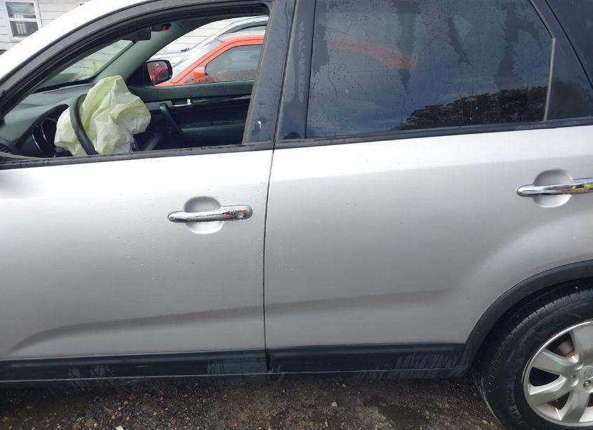 Photo 14 of 2012 Kia Sorento LX (VIN 5XYKT3A17CG191438)