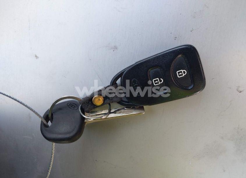 Photo 11 of 2012 Kia Sorento LX (VIN 5XYKT3A17CG259835)