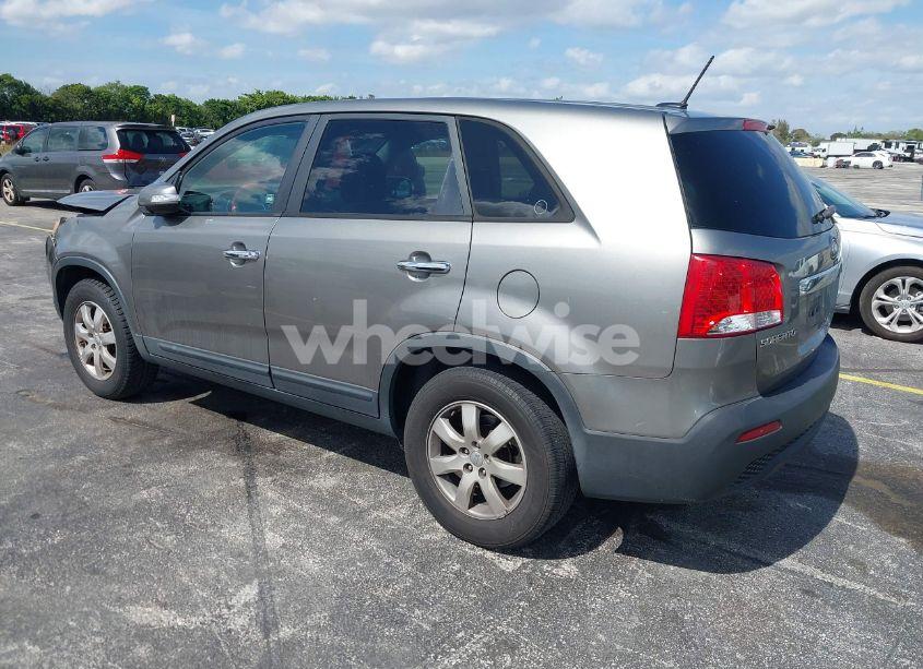 Photo 3 of 2012 Kia Sorento LX (VIN 5XYKT3A17CG259835)