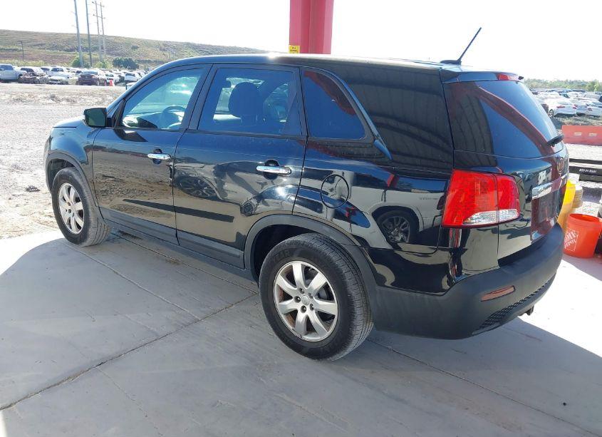 Photo 3 of 2012 Kia Sorento LX (VIN 5XYKT3A17CG286078)