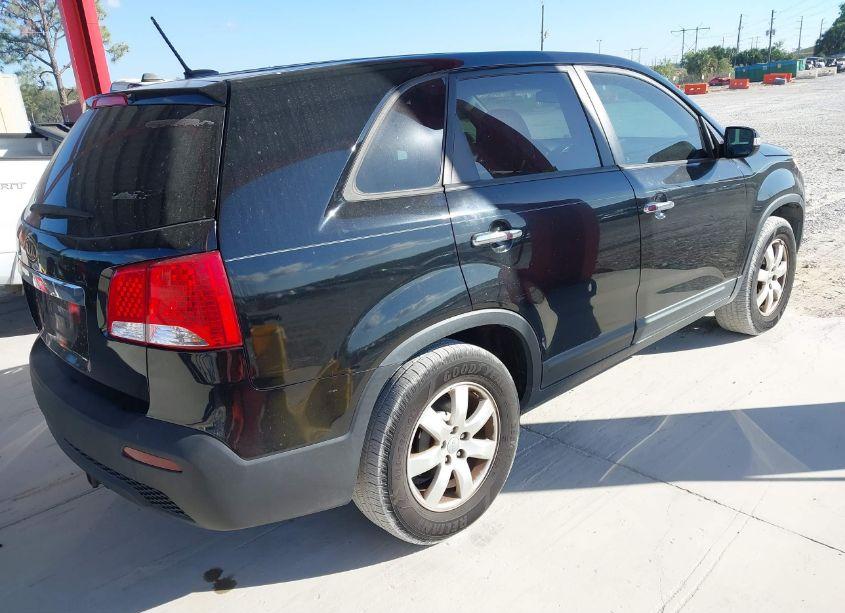 Photo 4 of 2012 Kia Sorento LX (VIN 5XYKT3A17CG286078)