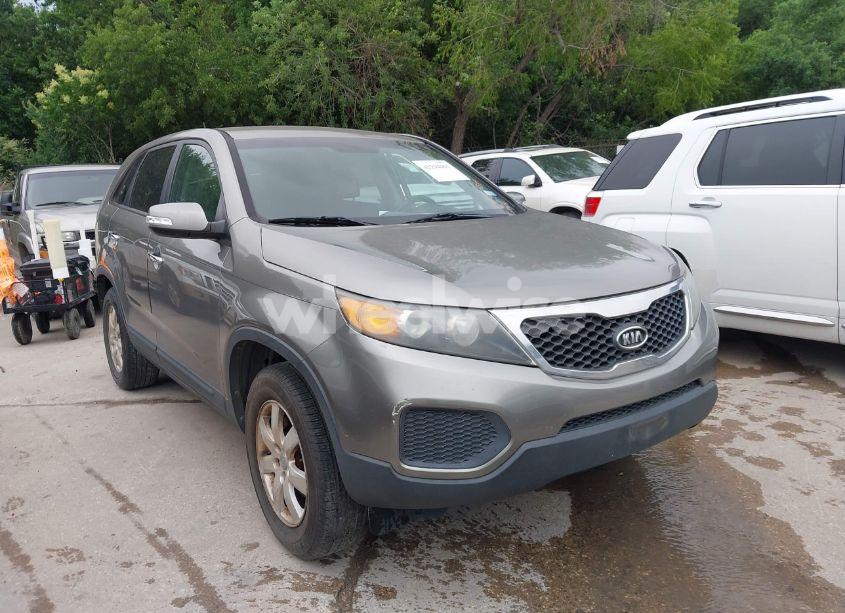 2012 Kia Sorento LX (VIN 5XYKT3A17CG295038) main photo