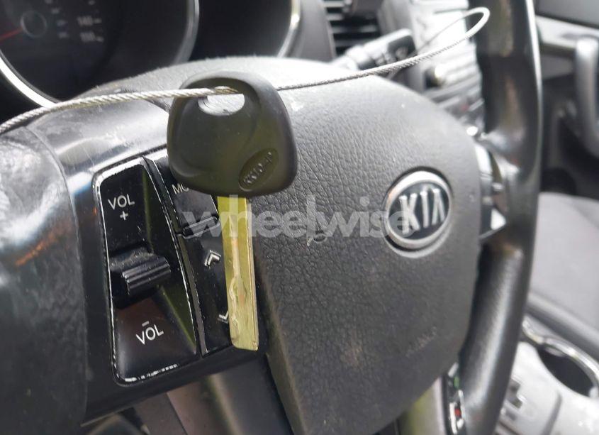 Photo 11 of 2012 Kia Sorento LX (VIN 5XYKT3A17CG295038)