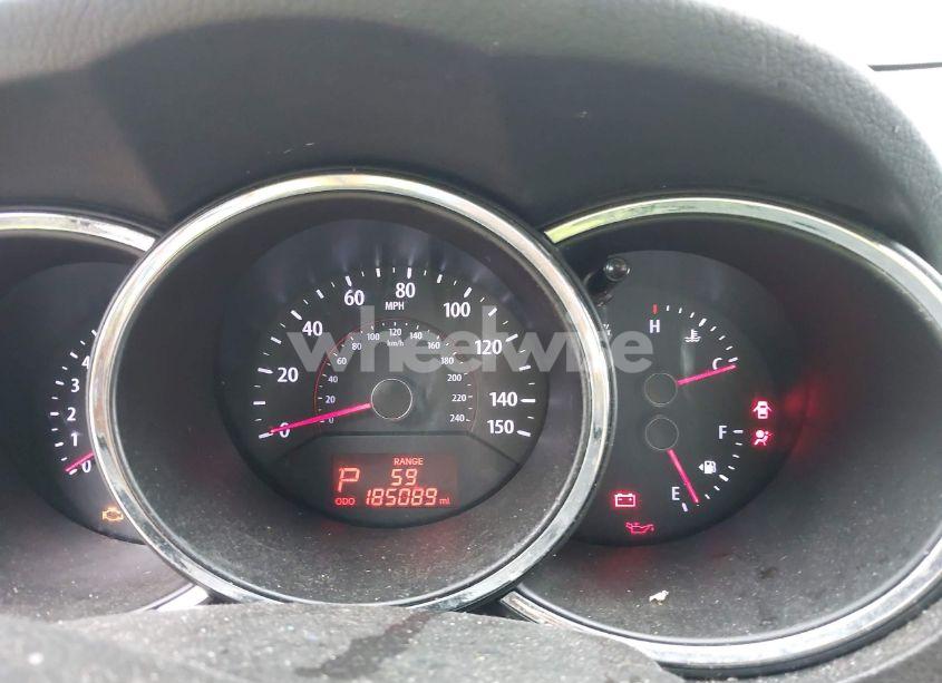 Photo 7 of 2012 Kia Sorento LX (VIN 5XYKT3A17CG295038)