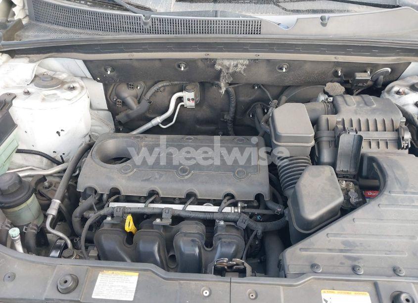 Photo 10 of 2012 Kia Sorento LX (VIN 5XYKT3A17CG309052)