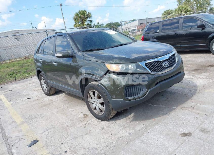 2013 Kia Sorento LX (VIN 5XYKT3A17DG321039) main photo