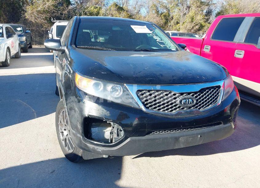 Photo 6 of 2013 Kia Sorento LX (VIN 5XYKT3A17DG366305)