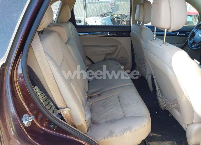Photo 8 of 2013 Kia Sorento LX (VIN 5XYKT3A17DG375103)