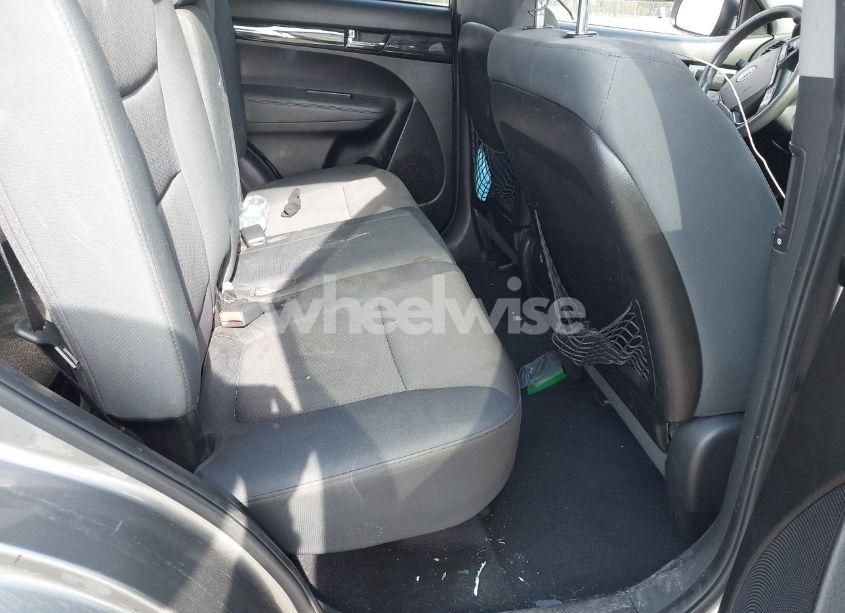 Photo 8 of 2013 Kia Sorento LX (VIN 5XYKT3A17DG419777)