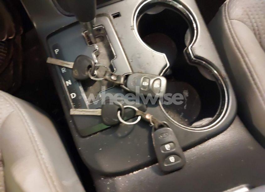 Photo 11 of 2011 Kia Sorento LX (VIN 5XYKT3A18BG045788)