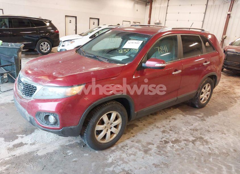 Photo 2 of 2011 Kia Sorento LX (VIN 5XYKT3A18BG045788)