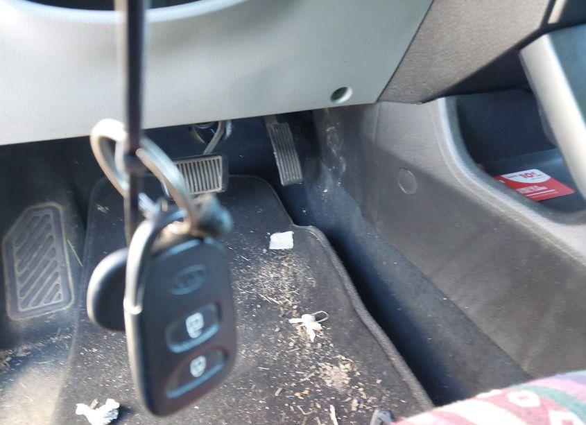 Photo 11 of 2011 Kia Sorento LX (VIN 5XYKT3A18BG051607)