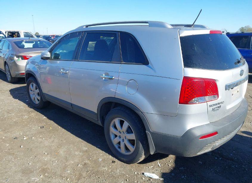 Photo 3 of 2011 Kia Sorento LX (VIN 5XYKT3A18BG051607)