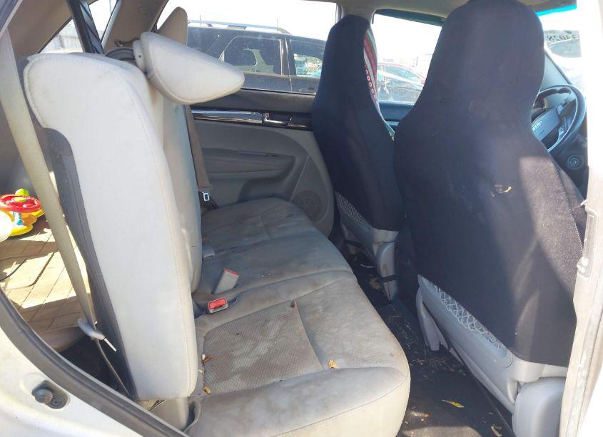Photo 8 of 2011 Kia Sorento LX (VIN 5XYKT3A18BG051607)
