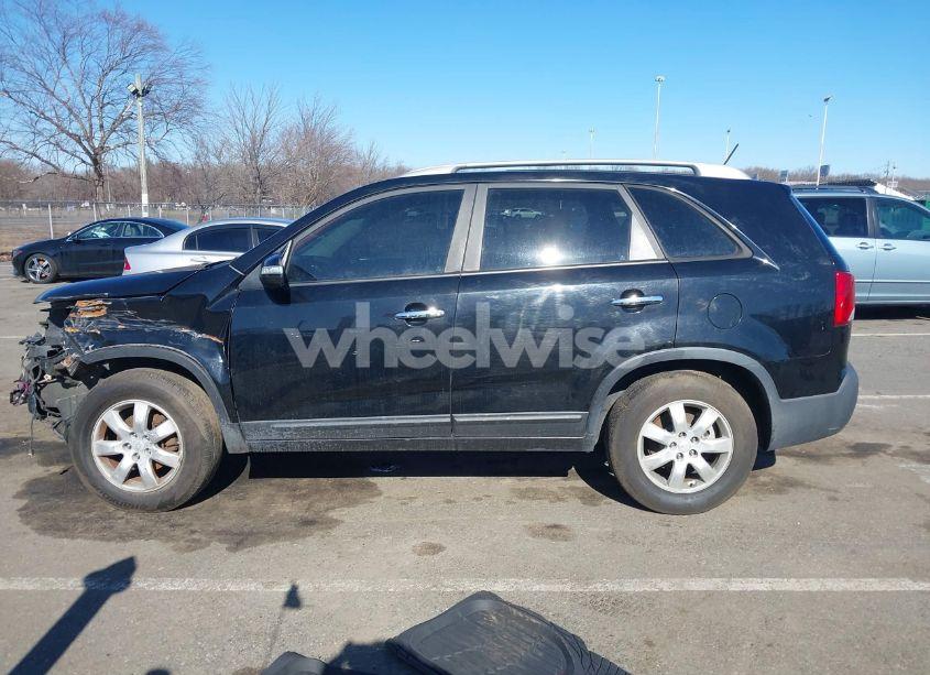 Photo 14 of 2011 Kia Sorento LX (VIN 5XYKT3A18BG063899)