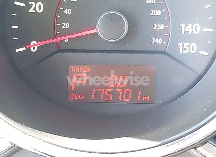 Photo 15 of 2011 Kia Sorento LX (VIN 5XYKT3A18BG063899)