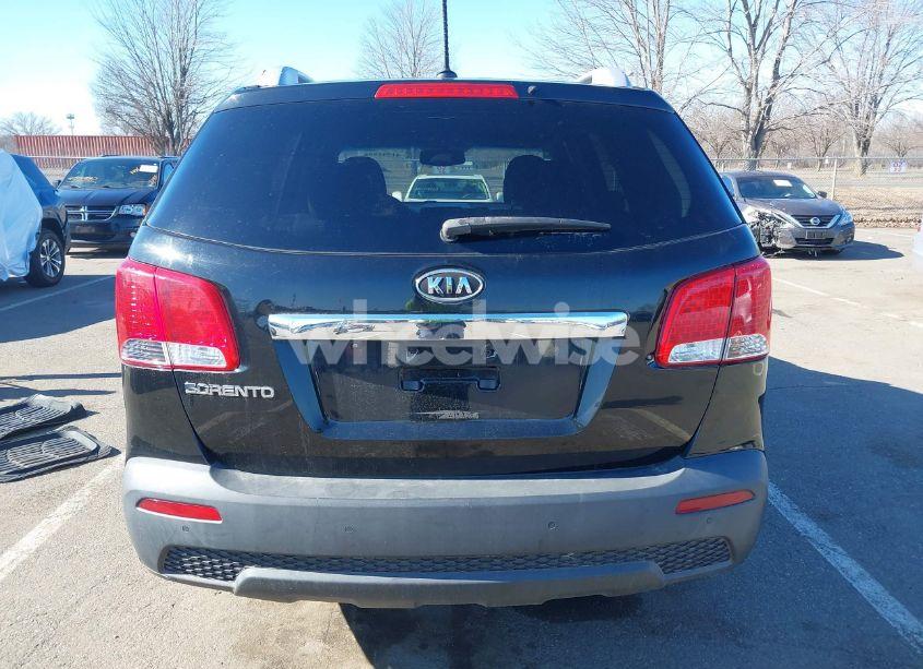 Photo 16 of 2011 Kia Sorento LX (VIN 5XYKT3A18BG063899)