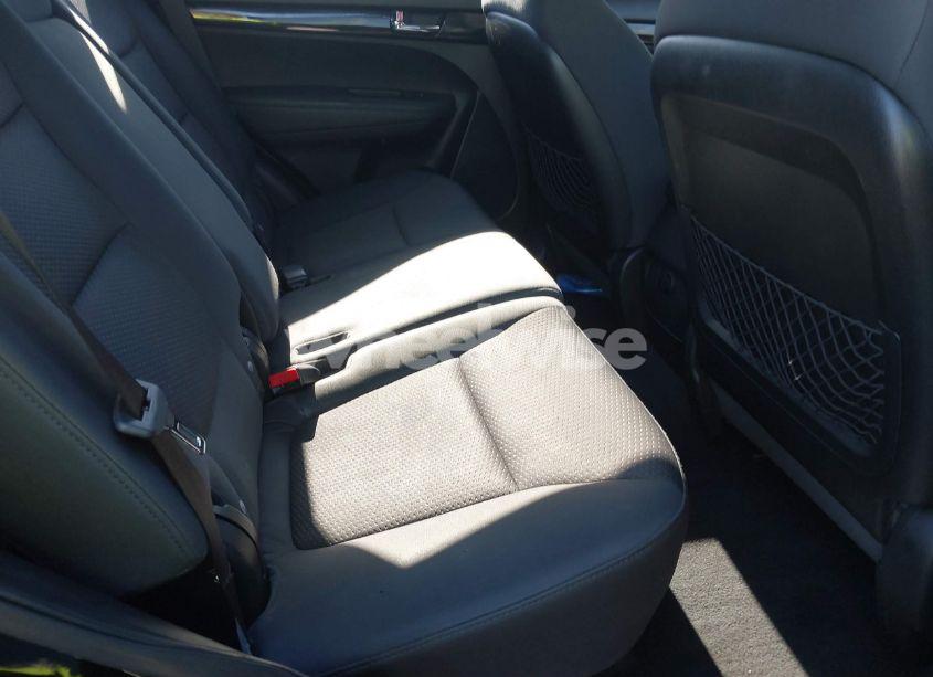 Photo 8 of 2011 Kia Sorento LX (VIN 5XYKT3A18BG063899)