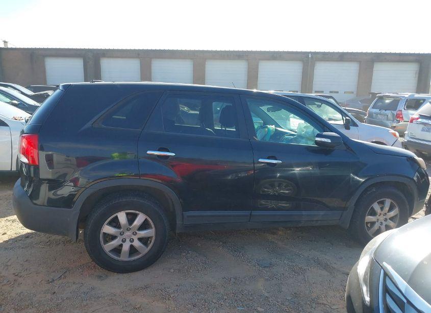 Photo 13 of 2011 Kia Sorento LX (VIN 5XYKT3A18BG069508)