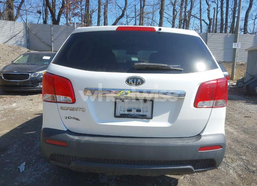 Photo 15 of 2011 Kia Sorento LX (VIN 5XYKT3A18BG098989)