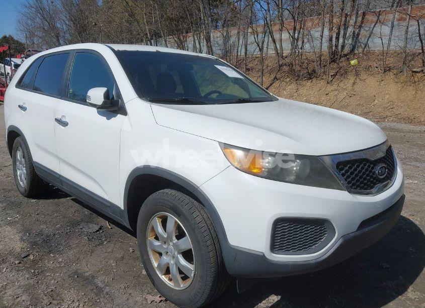 Photo 6 of 2011 Kia Sorento LX (VIN 5XYKT3A18BG098989)