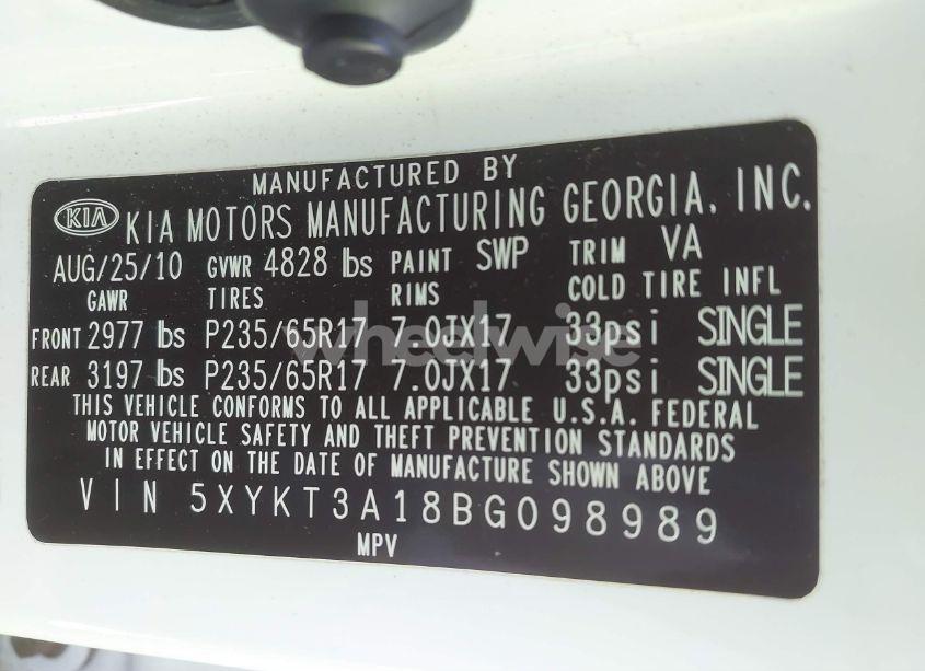 Photo 9 of 2011 Kia Sorento LX (VIN 5XYKT3A18BG098989)