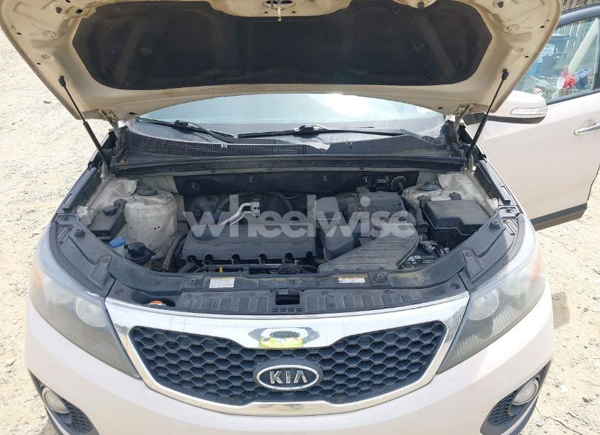 Photo 10 of 2011 Kia Sorento LX (VIN 5XYKT3A18BG125401)