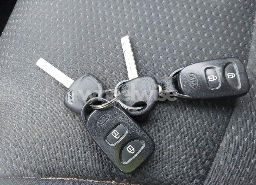 Photo 11 of 2011 Kia Sorento LX (VIN 5XYKT3A18BG125401)