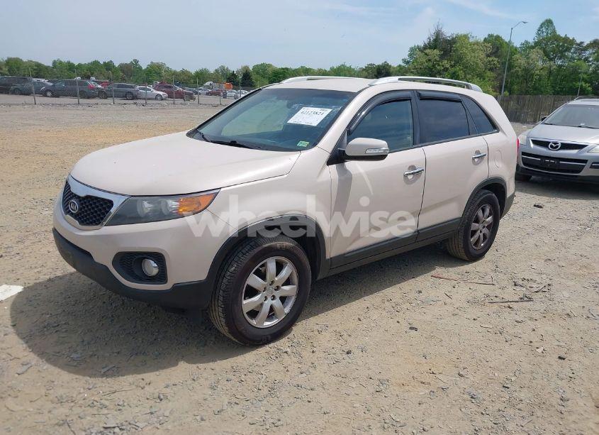 Photo 2 of 2011 Kia Sorento LX (VIN 5XYKT3A18BG125401)