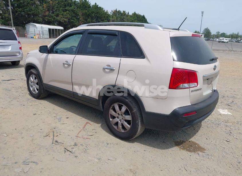 Photo 3 of 2011 Kia Sorento LX (VIN 5XYKT3A18BG125401)