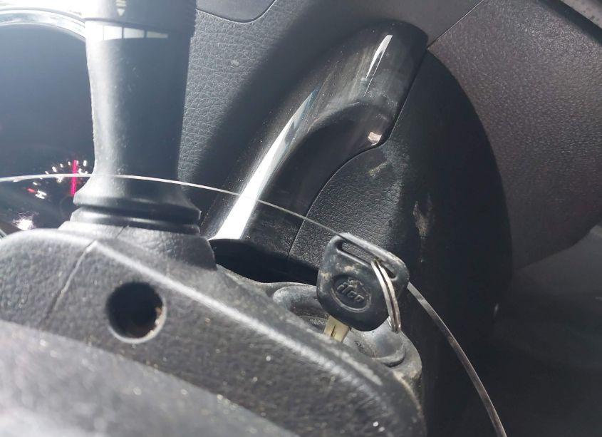 Photo 11 of 2011 Kia Sorento LX (VIN 5XYKT3A18BG136852)