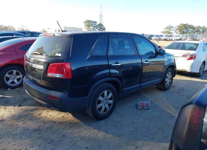 Photo 4 of 2012 Kia Sorento LX (VIN 5XYKT3A18CG189214)