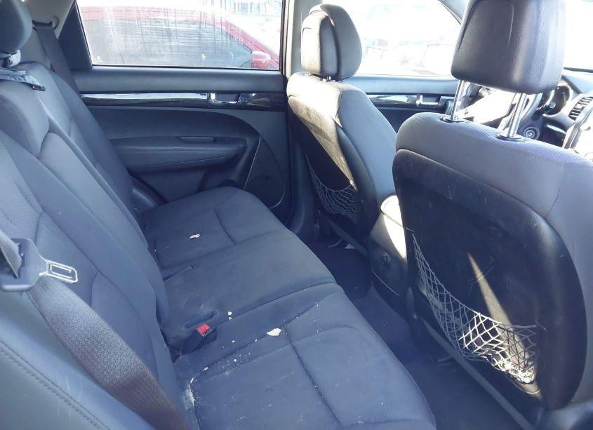 Photo 8 of 2012 Kia Sorento LX (VIN 5XYKT3A18CG189214)