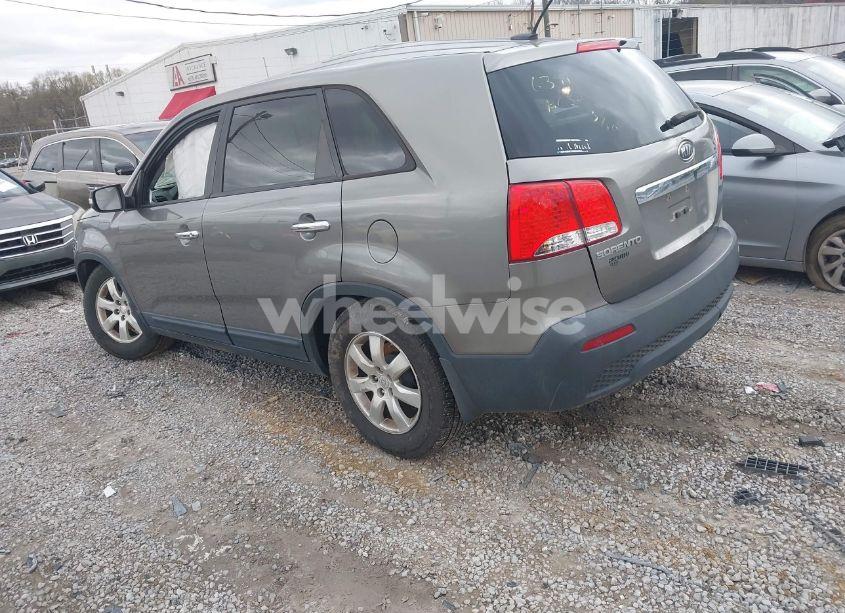 Photo 3 of 2012 Kia Sorento LX (VIN 5XYKT3A18CG194431)