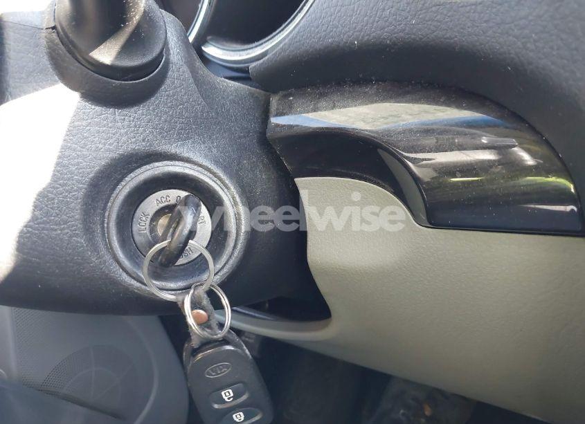 Photo 11 of 2012 Kia Sorento LX (VIN 5XYKT3A18CG198253)