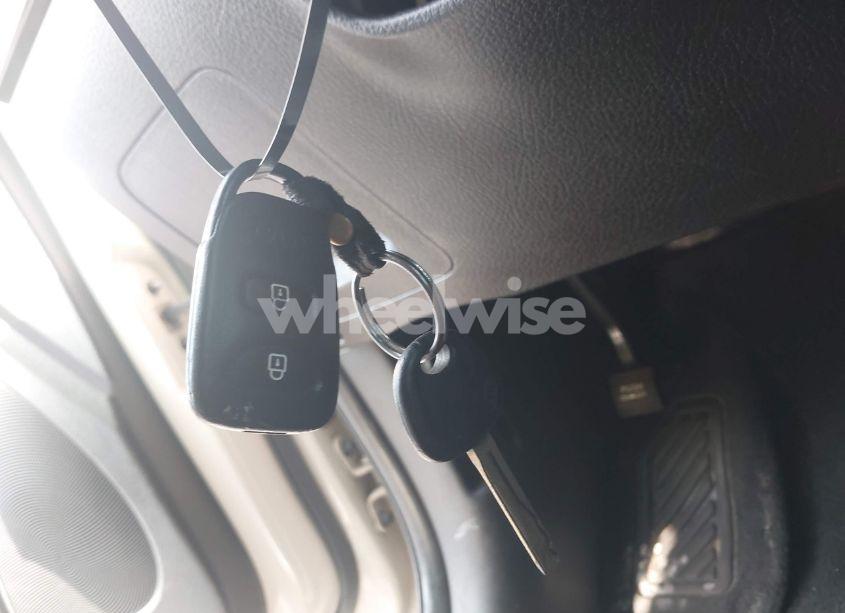 Photo 11 of 2012 Kia Sorento LX (VIN 5XYKT3A18CG202480)