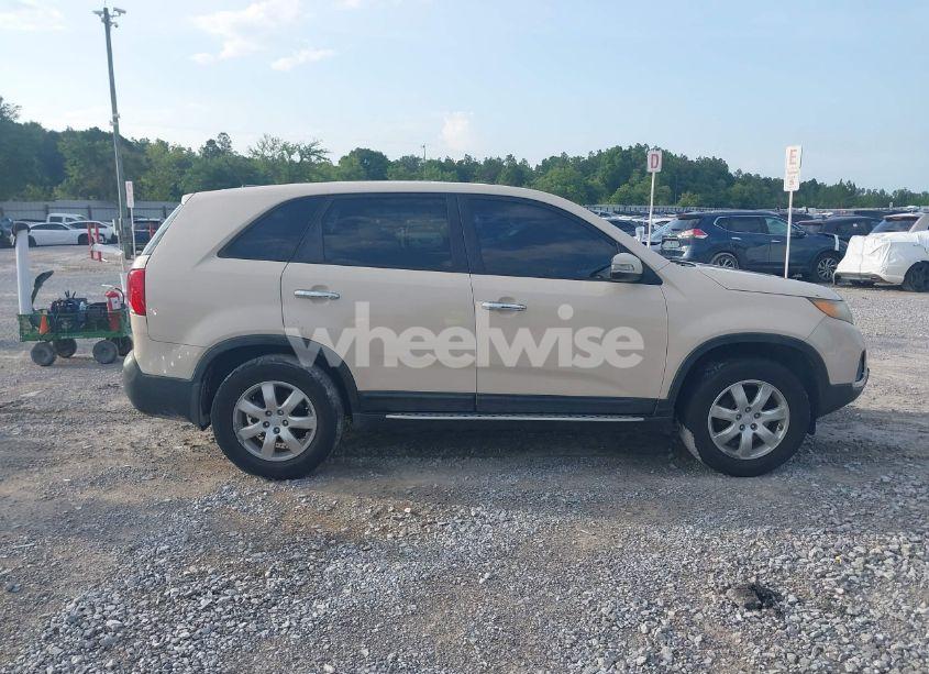 Photo 13 of 2012 Kia Sorento LX (VIN 5XYKT3A18CG202480)