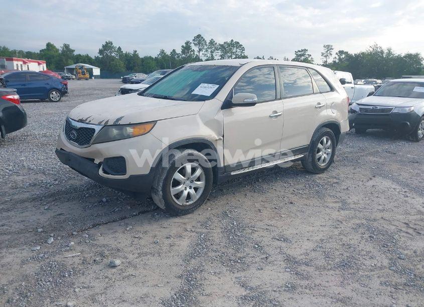 Photo 2 of 2012 Kia Sorento LX (VIN 5XYKT3A18CG202480)